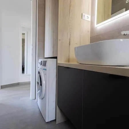 Apartament Luxury Shine&roze With Sea View&parking Near