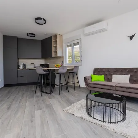 Luxury Shine&roze With Sea View&parking Near Apartment
