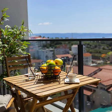 Apartment Luxury Shine&roze With Sea View&parking Near Podstrana