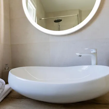 Apartment Luxury Shine&roze With Sea View&parking Near Podstrana