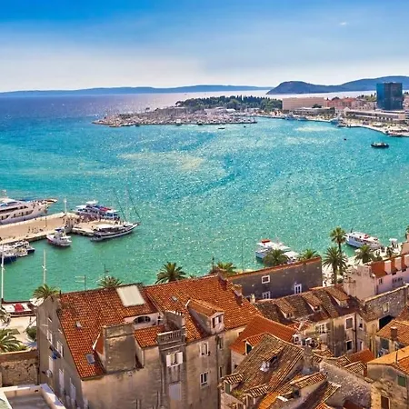 Apartment Luxury Shine&roze With Sea View&parking Near Podstrana